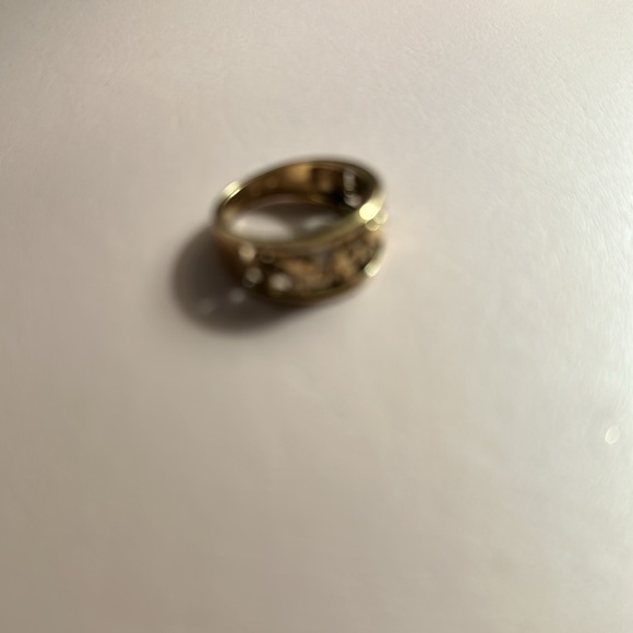 Elephant Pattern Ring - Picture 2 of 3